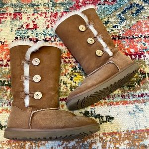 bailey button triplet II chestnut ugg boots